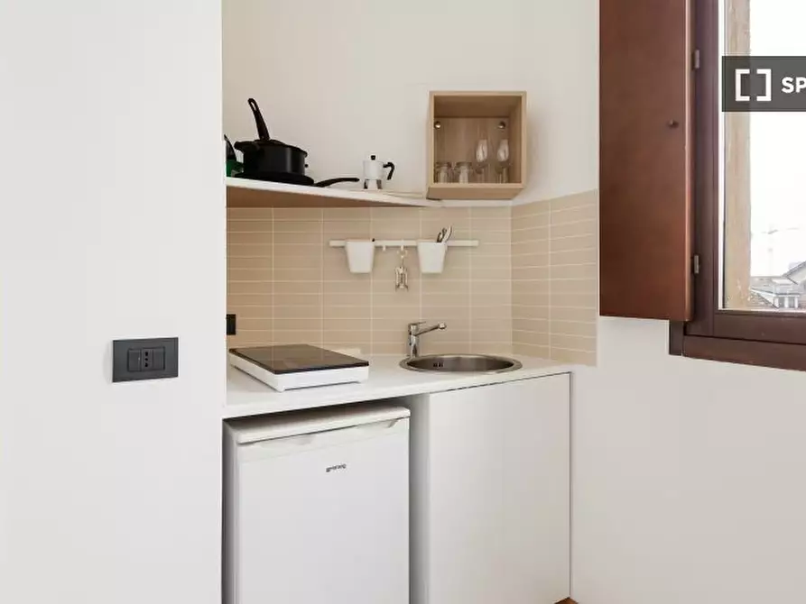 Immagine 8 di Ufficio in affitto  in Corso Magenta a Milano