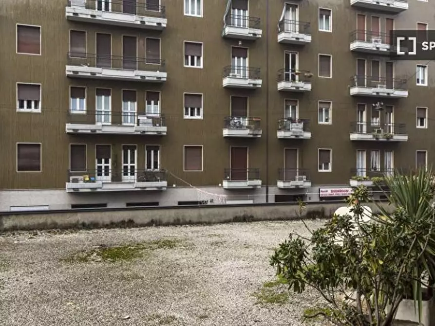 Immagine 17 di Camera condivisa in affitto  in Via Francesco Arese a Milano