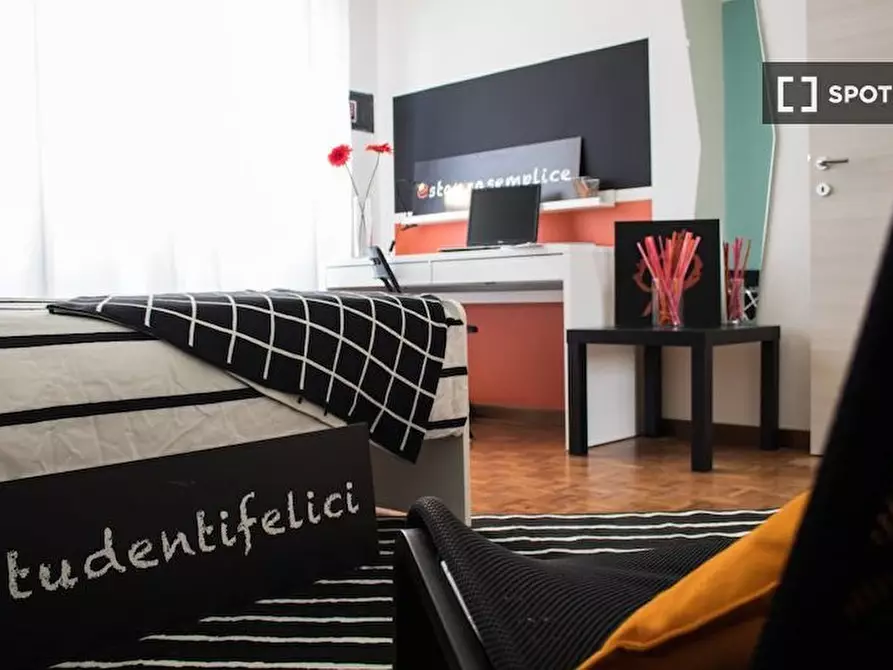 Immagine 4 di Camera condivisa in affitto  in Mantova a Brescia