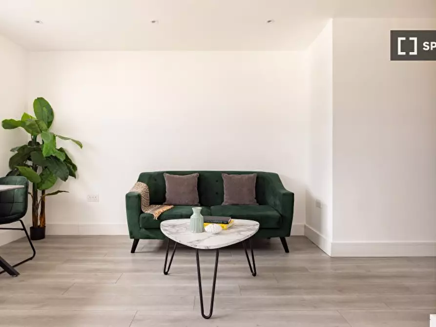 Immagine 7 di Appartamento in affitto  in Harlequin Ave a Hounslow