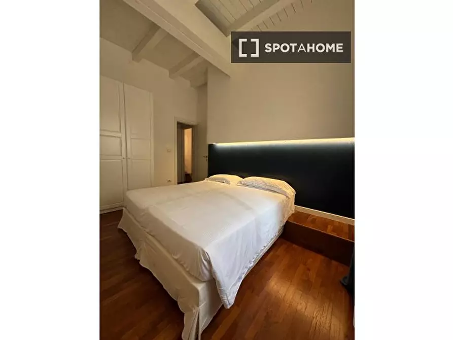 Immagine 6 di Appartamento in affitto  in Via del Borgo di S. Pietro a Bologna