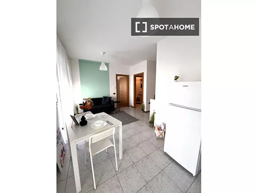 Immagine 10 di Camera condivisa in affitto  in Bolzano a Trento