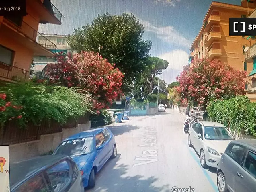 Immagine 10 di Camera condivisa in affitto  in Via Achille Neri a Genova