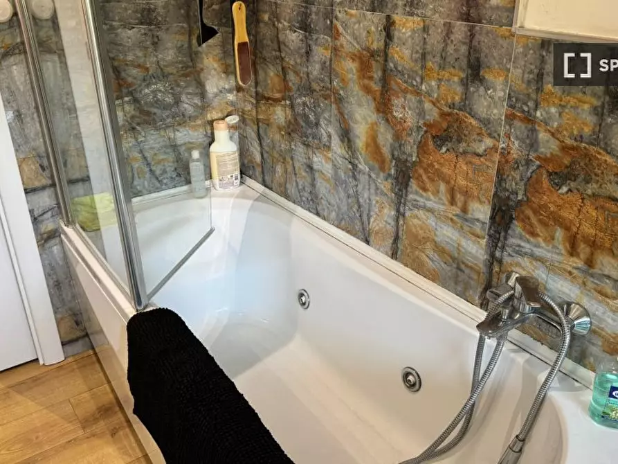 Immagine 17 di Camera condivisa in affitto  in Via Pieve Santo Stefano a Roma