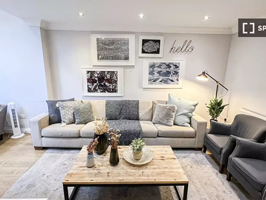 Immagine 12 di Appartamento in affitto  in Netherwood St a Camden Town