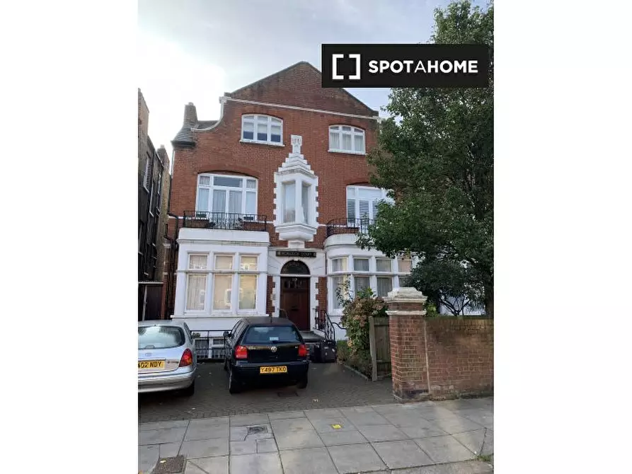 Immagine 11 di Ufficio in affitto  in Broadhurst Gardens a Camden Town