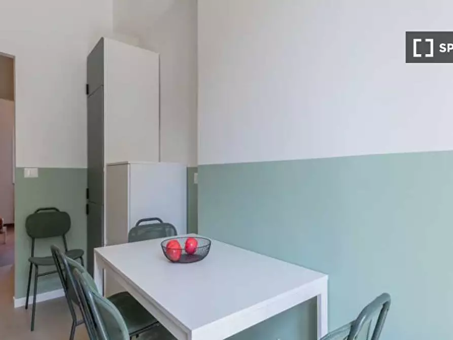 Immagine 4 di Camera condivisa in affitto  in Via della Moscova a Milano