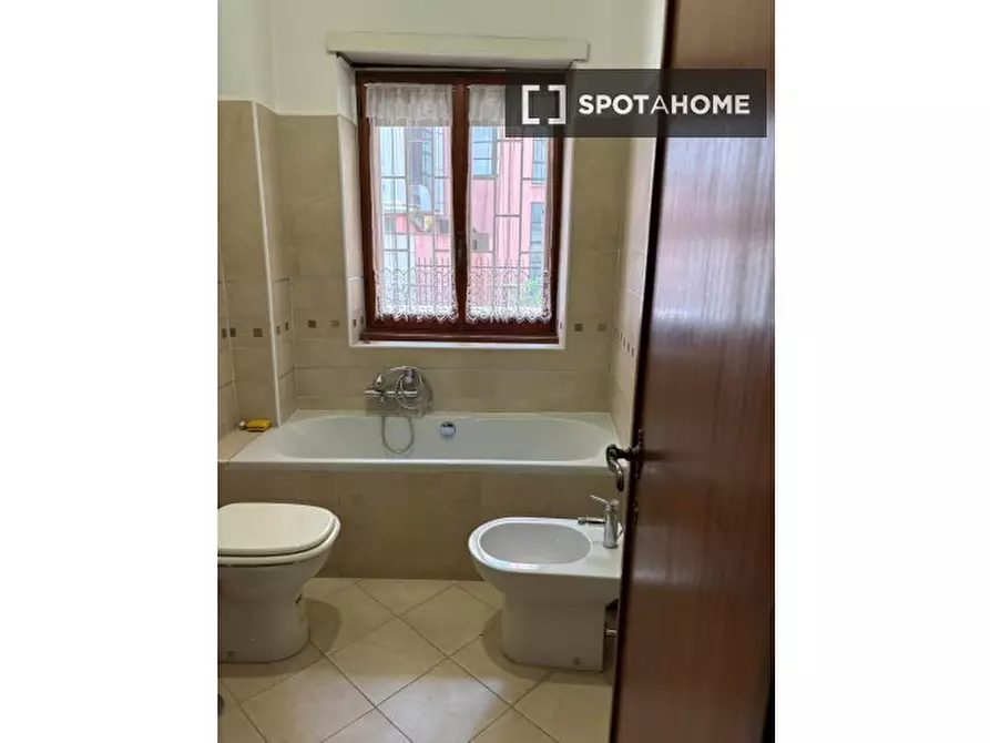 Immagine 10 di Appartamento in affitto  in Via Cupa a Roma