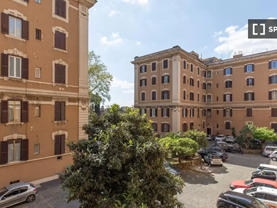 Immagine 1 di Appartamento in affitto  in Piazza di S. Croce in Gerusalemme a Roma