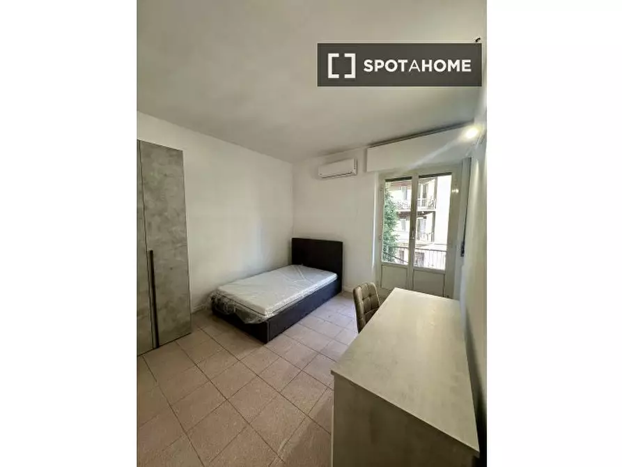 Immagine 2 di Camera condivisa in affitto  in Via Marcello Prestinari a Milano