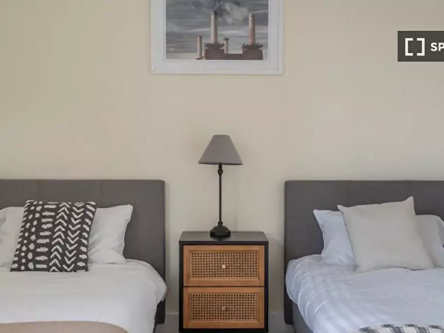 Immagine 4 di Appartamento in affitto  in Lockton St a Kensington