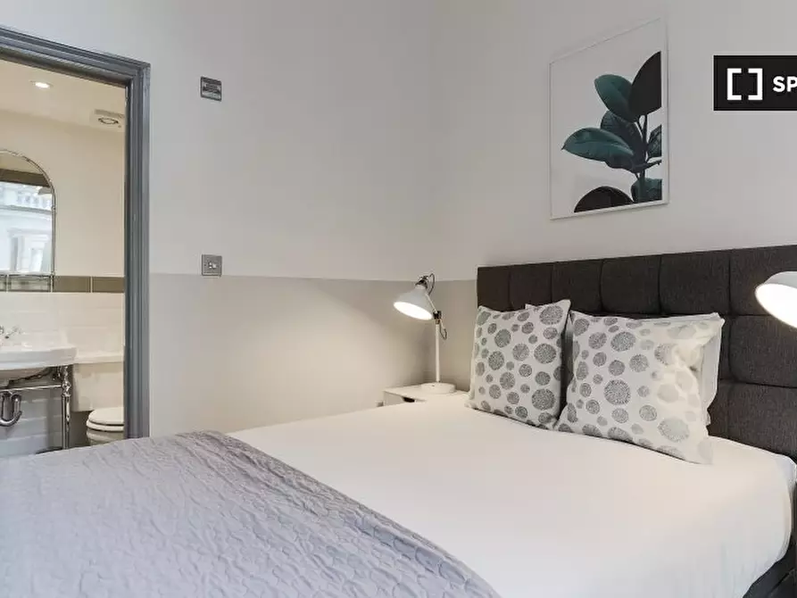 Immagine 16 di Appartamento in affitto  in Nevern Rd a Kensington