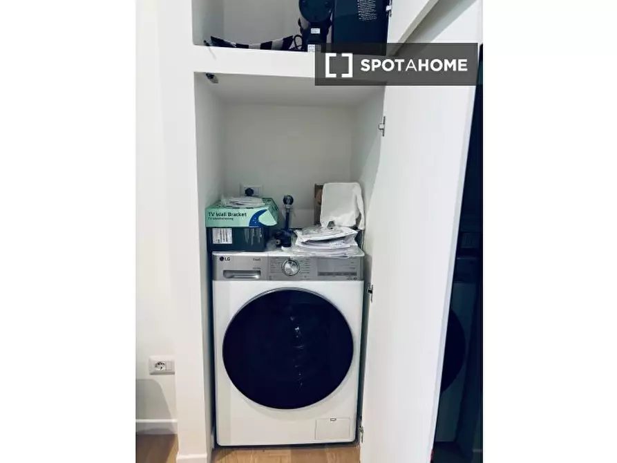 Immagine 10 di Ufficio in affitto  in Via Carlo Crivelli a Milano