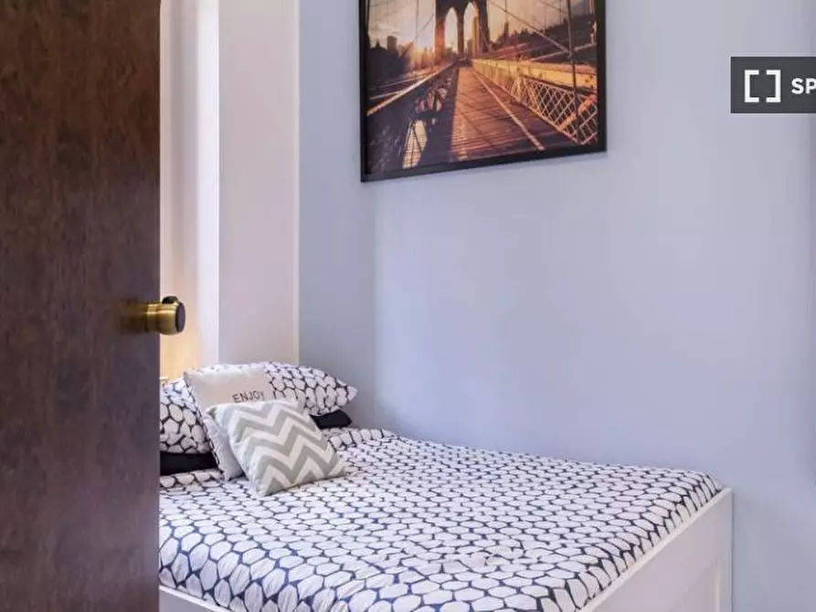 Immagine 1 di Camera condivisa in affitto  in Via Giuseppe Frua a Milano