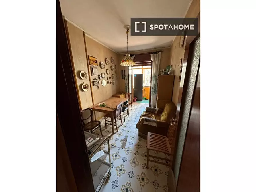 Immagine 5 di Camera condivisa in affitto  in Via Adolfo Omodeo a Napoli