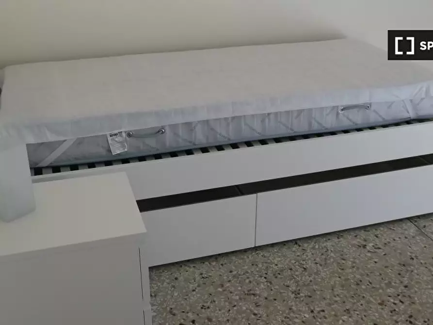 Immagine 2 di Camera condivisa in affitto  in Via Domenico Quaranta a Napoli