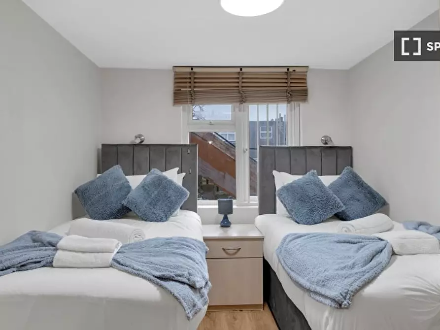 Immagine 9 di Appartamento in affitto  in Castlewood Rd a Hackney