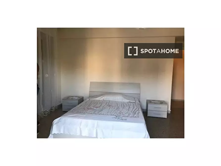 Immagine 2 di Camera condivisa in affitto  in Via Francesco Grimaldi a Roma