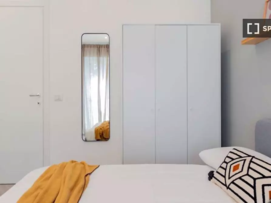 Immagine 5 di Camera condivisa in affitto  in Via Francesco Buonamici a Roma