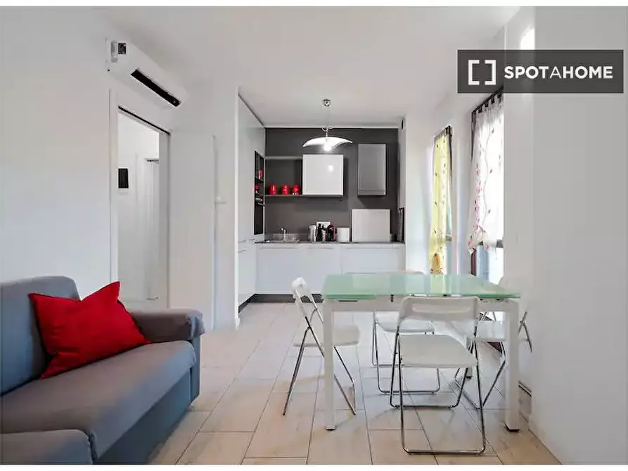 Immagine 9 di Appartamento in affitto  in Via Broni a Milano