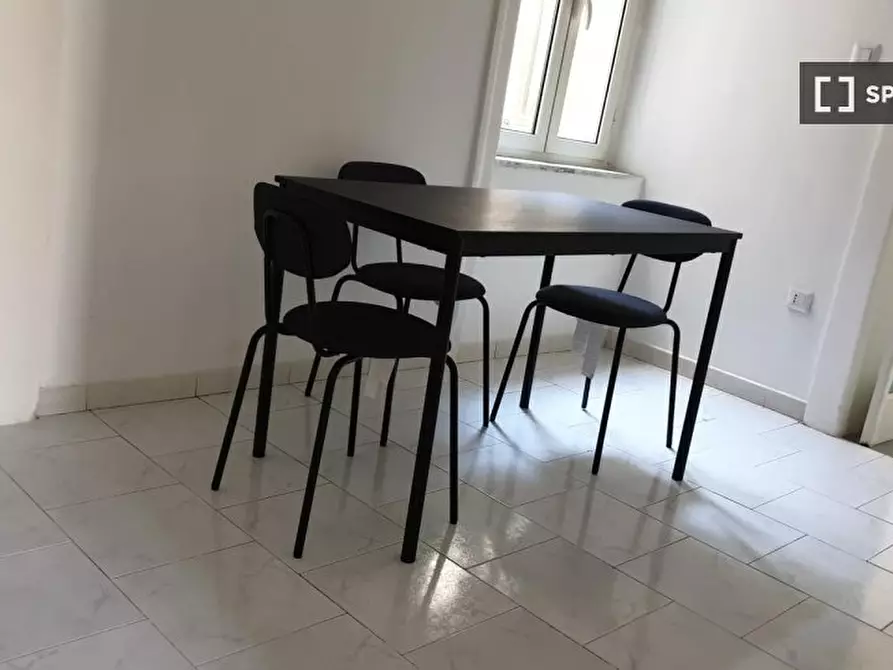 Immagine 9 di Camera condivisa in affitto  in Via Portacarrese a Montecalvario a Napoli