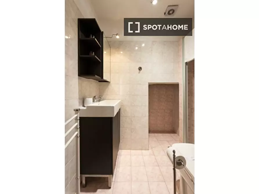 Immagine 16 di Ufficio in affitto  in Via Osteria del Guanto a Firenze