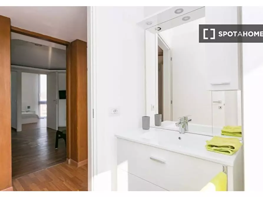 Immagine 12 di Camera condivisa in affitto  in Via Gavirate a Milano