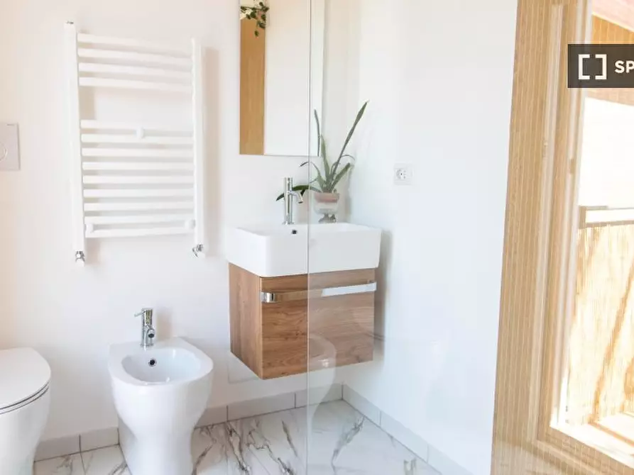 Immagine 7 di Camera condivisa in affitto  in Via Mario Musco a Roma