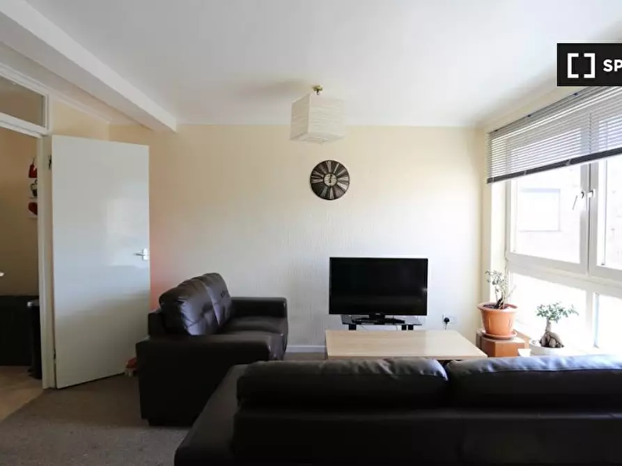 Immagine 4 di Camera condivisa in affitto  in Wager Street a Poplar