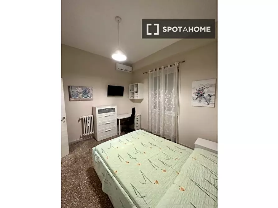 Immagine 2 di Camera condivisa in affitto  in Via Cesare Rasponi a Roma