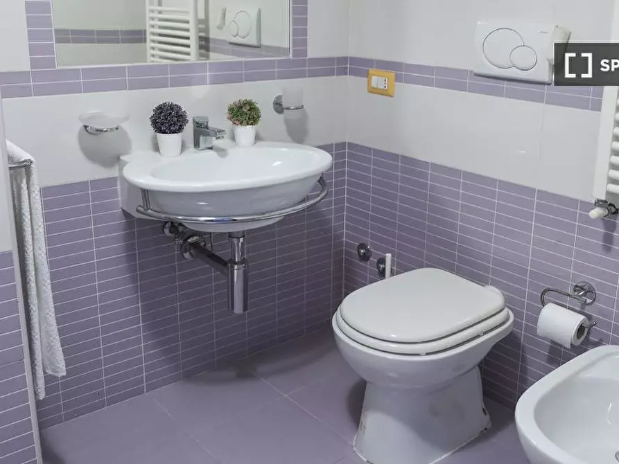 Immagine 12 di Camera condivisa in affitto  in Via Enrico Pessina n. a Napoli