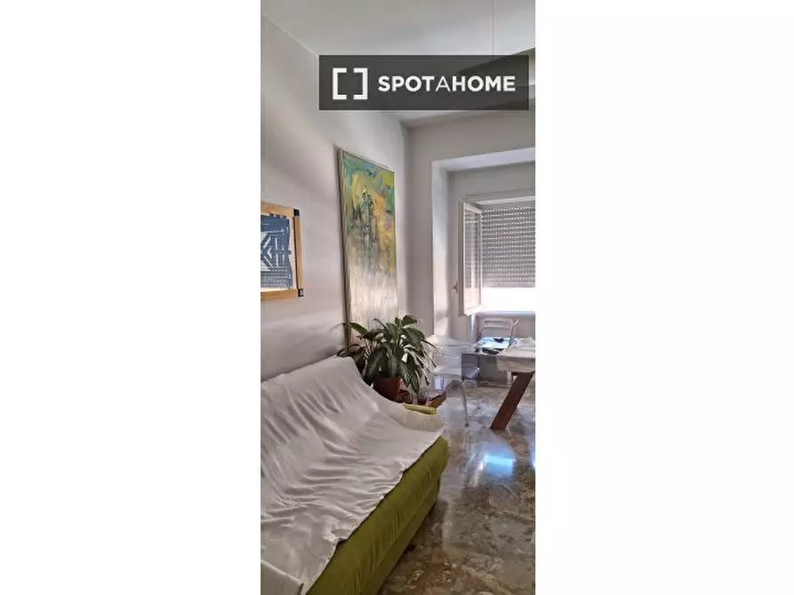 Immagine 5 di Camera condivisa in affitto  in Via Pietro de Cristofaro a Roma