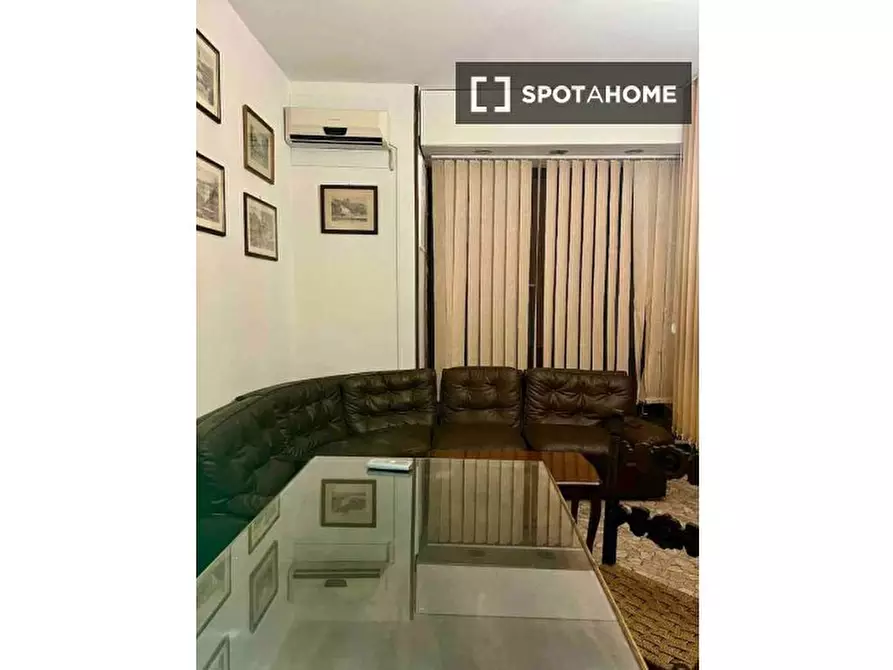 Immagine 3 di Appartamento in affitto  in Via Pellegrini a Napoli