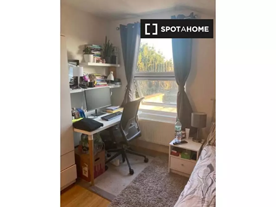 Immagine 2 di Camera condivisa in affitto  in Lower Richmond Rd. a Wandsworth