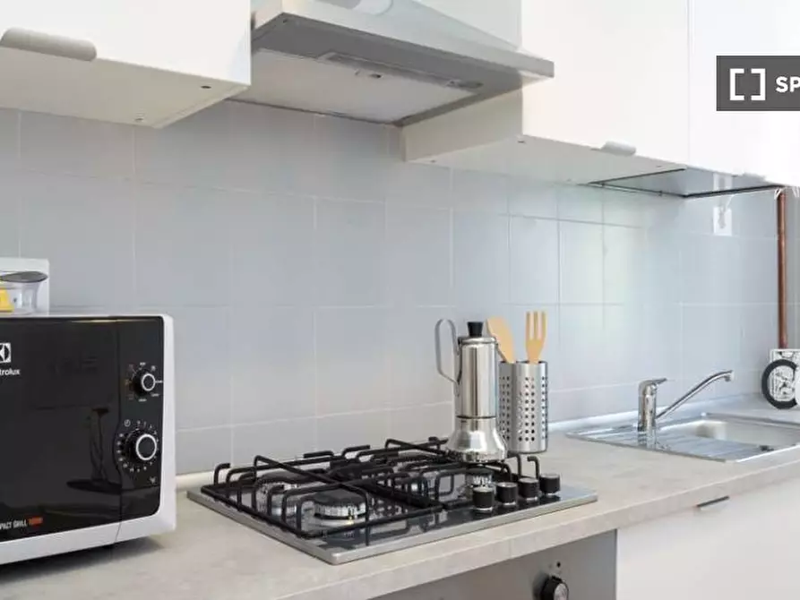 Immagine 15 di Camera condivisa in affitto  in Via Garegnano a Milano