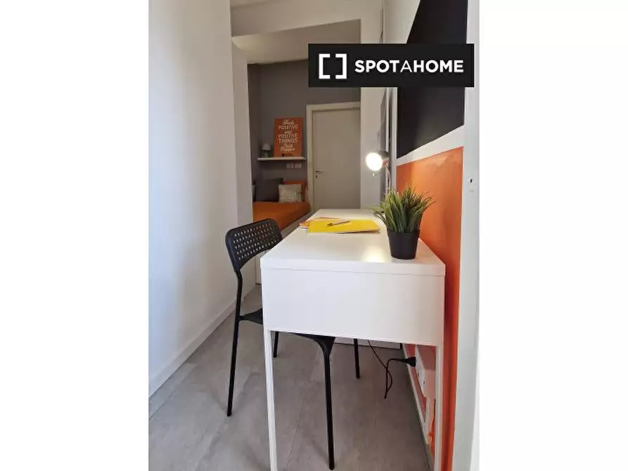 Immagine 6 di Camera condivisa in affitto  in Lungotevere di Pietra Papa a Roma