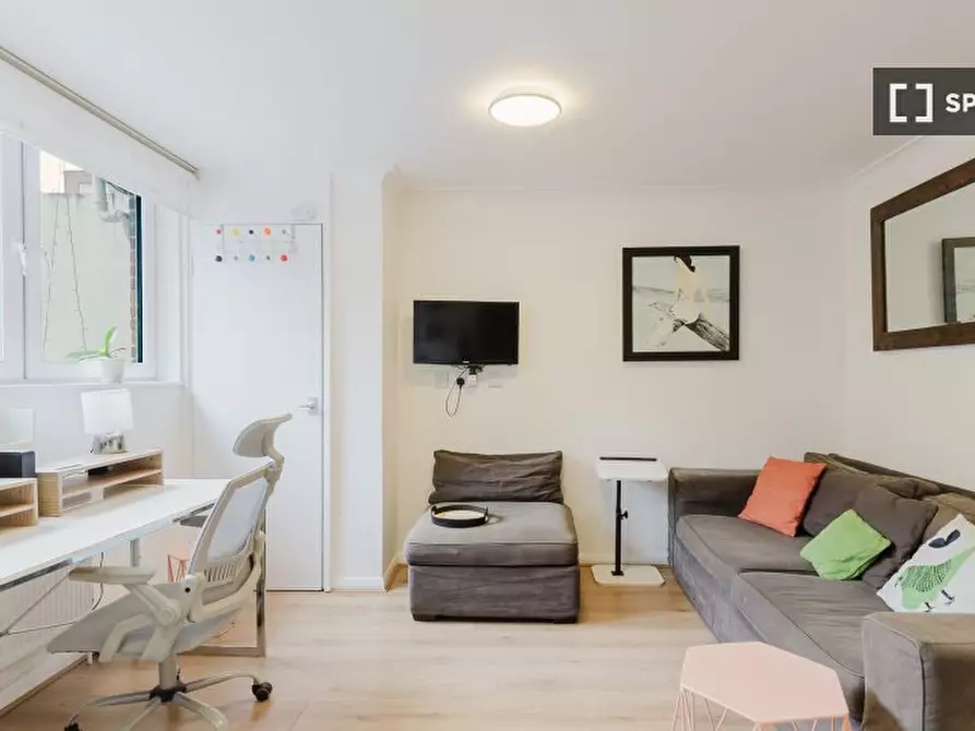 Immagine 3 di Appartamento in affitto  in Lamb's Passage a Islington