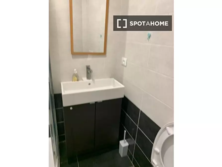 Immagine 12 di Camera condivisa in affitto  in Via Agrigento a Roma