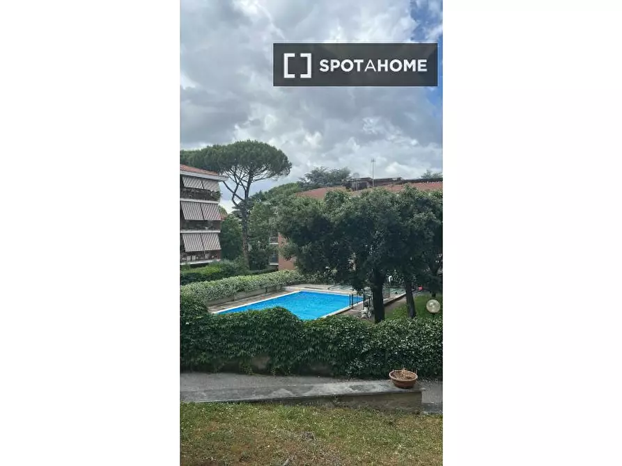 Immagine 2 di Camera condivisa in affitto  in Via Salvatore Scoca a Roma