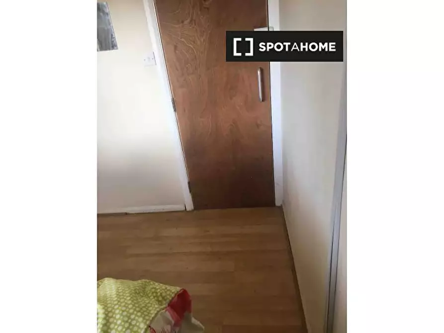 Immagine 11 di Camera condivisa in affitto  in Mill Ave a Hillingdon