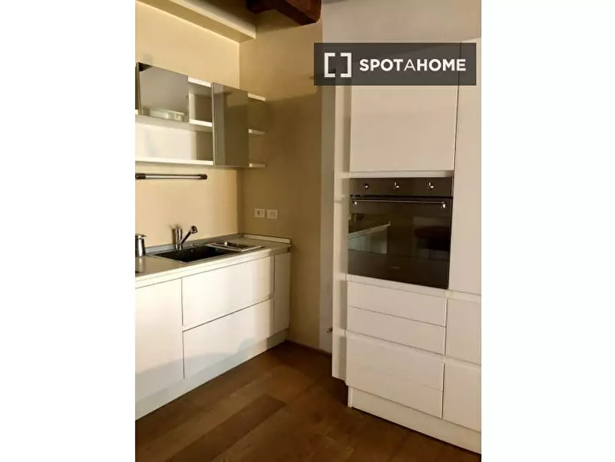 Immagine 12 di Appartamento in affitto  in Via dei Sabelli a Roma