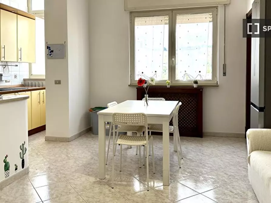 Immagine 13 di Camera condivisa in affitto  in Via Diocleziano n. a Casandrino