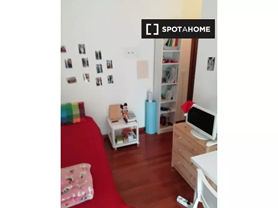 Immagine 2 di Camera condivisa in affitto  in Via Federico Confalonieri a Padova