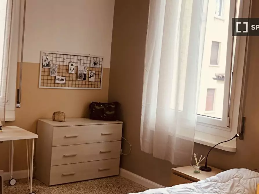 Immagine 2 di Camera condivisa in affitto  in Via Giovanni Amendola a Bologna