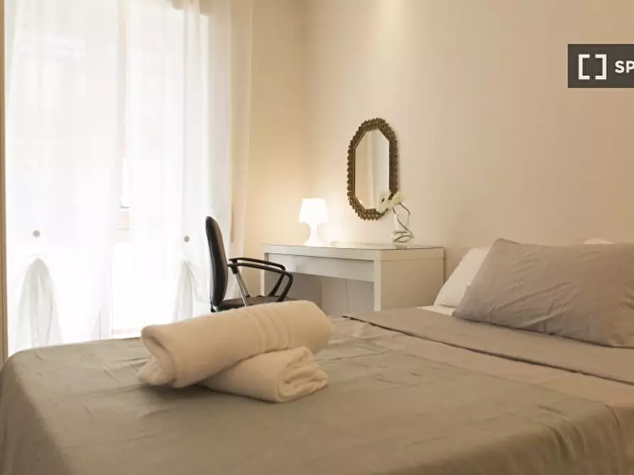 Immagine 1 di Camera condivisa in affitto  in Viale Marco Fulvio Nobiliore, 00175 Roma RM, Italy a Roma