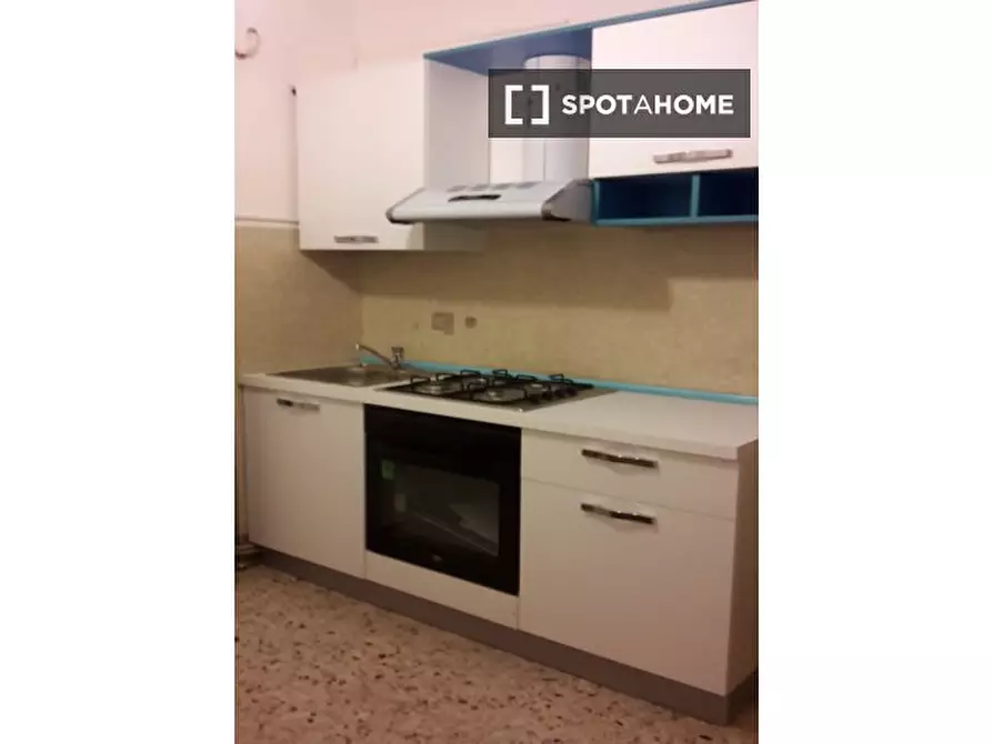 Immagine 9 di Camera condivisa in affitto  in Via S. Giovanni a Trento