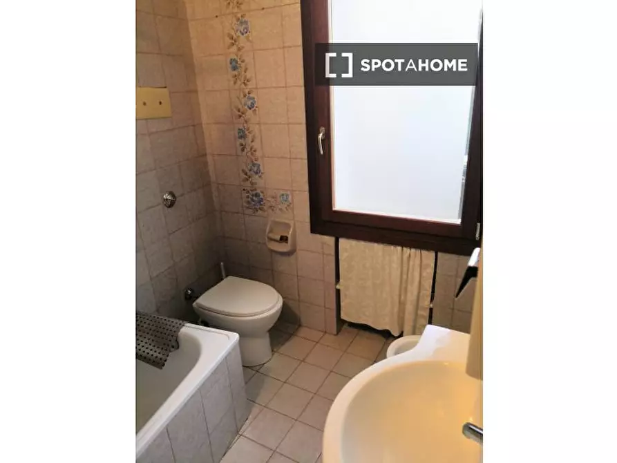 Immagine 14 di Camera condivisa in affitto  in Via Vecchia a Padova