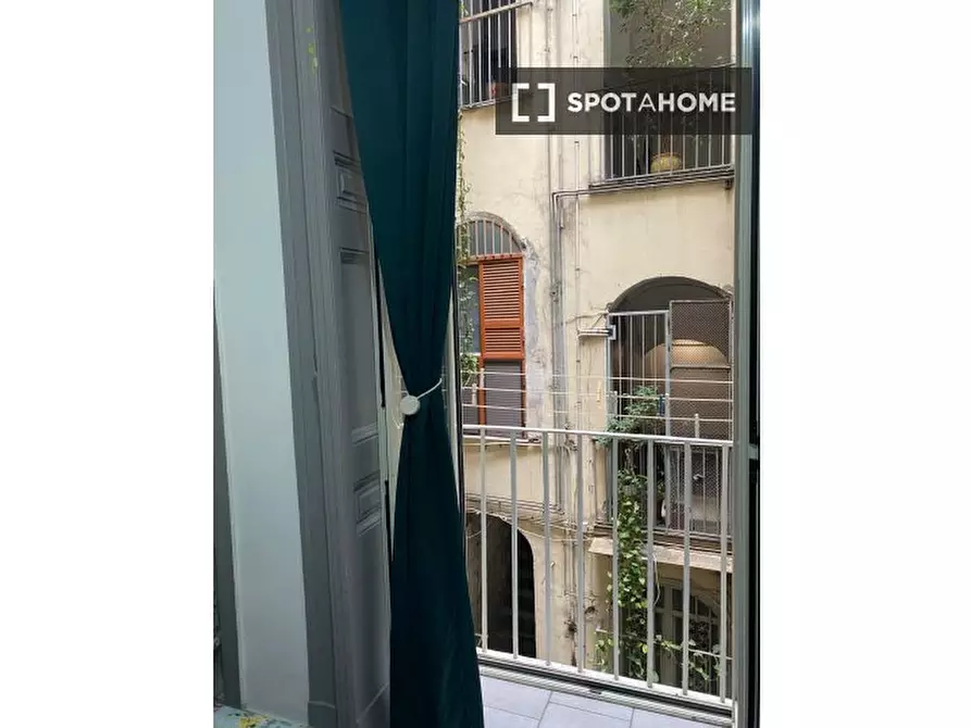 Immagine 4 di Camera condivisa in affitto  in Salita Tarsia a Napoli