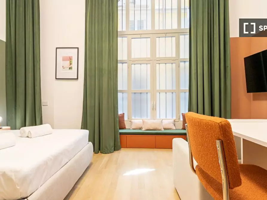 Immagine 12 di Ufficio in affitto  in Via Borromei a Milano