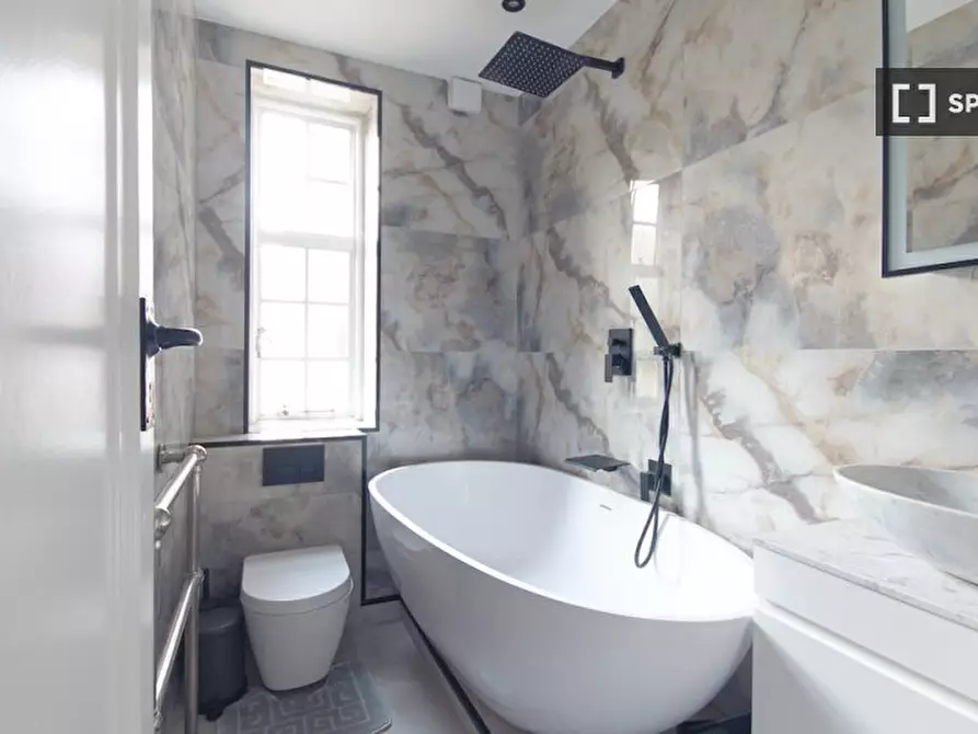 Immagine 6 di Appartamento in affitto  in Hillside Court a Camden Town